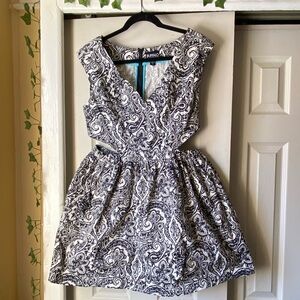 Buffalo David Bitton Black & White Paisley Cutout Dress | Size L